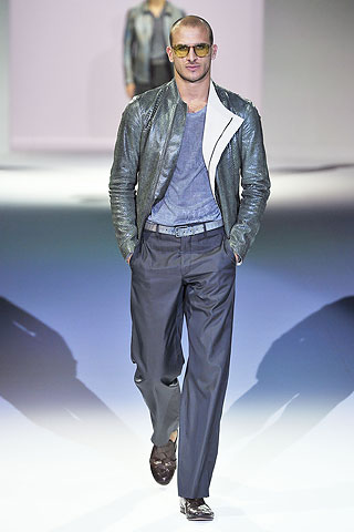 Giorgio Armani / - 2011